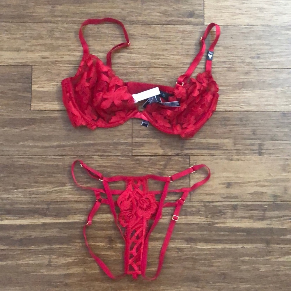 Victoria’s Secret set: bra and panty in red